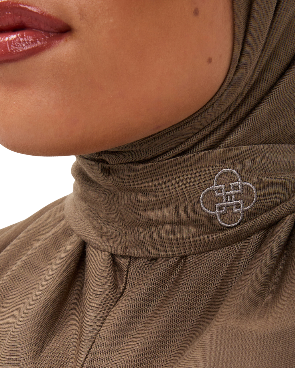 Warm-Toned Embroidery Slip-on Set